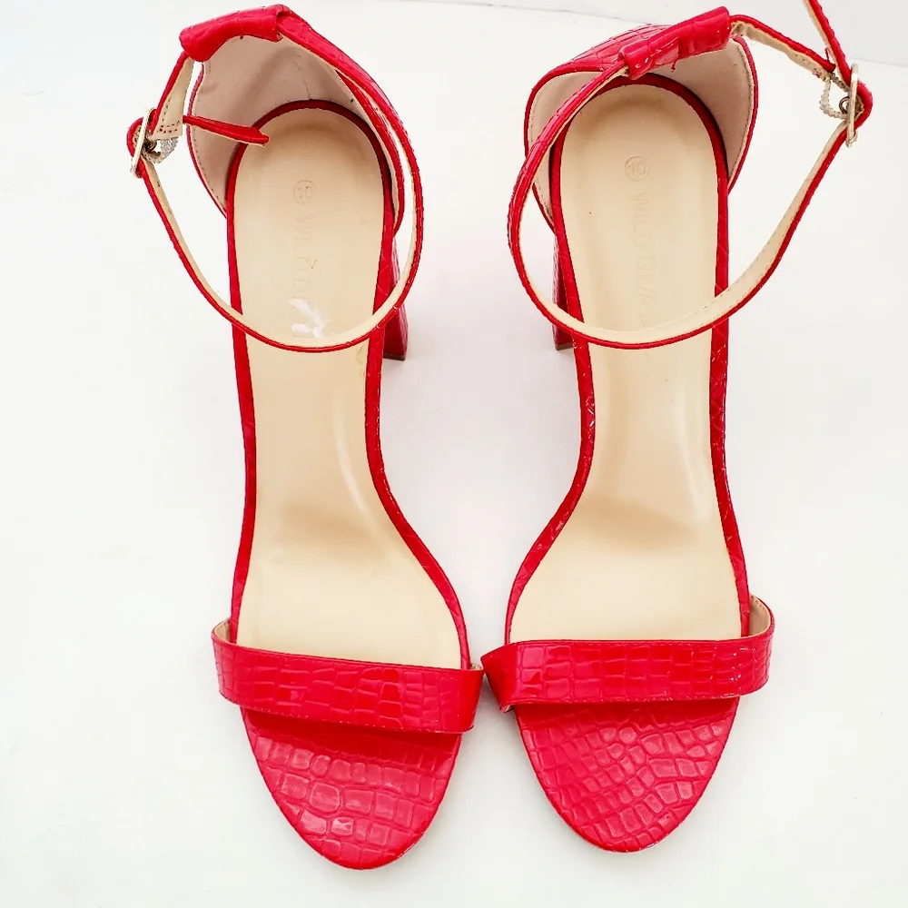 Wild Diva Red Croc-Embossed Ankle Strap Sandals Size 8 - Picture 5 of 9